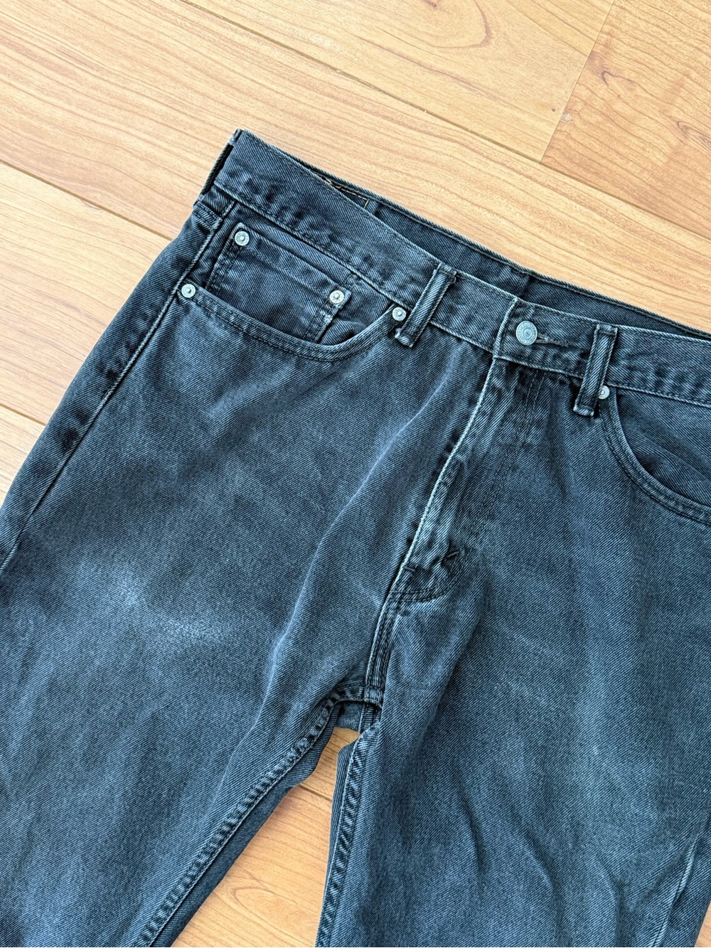 Levi’s 505 Faded Black Straight Jeans – Fits 34